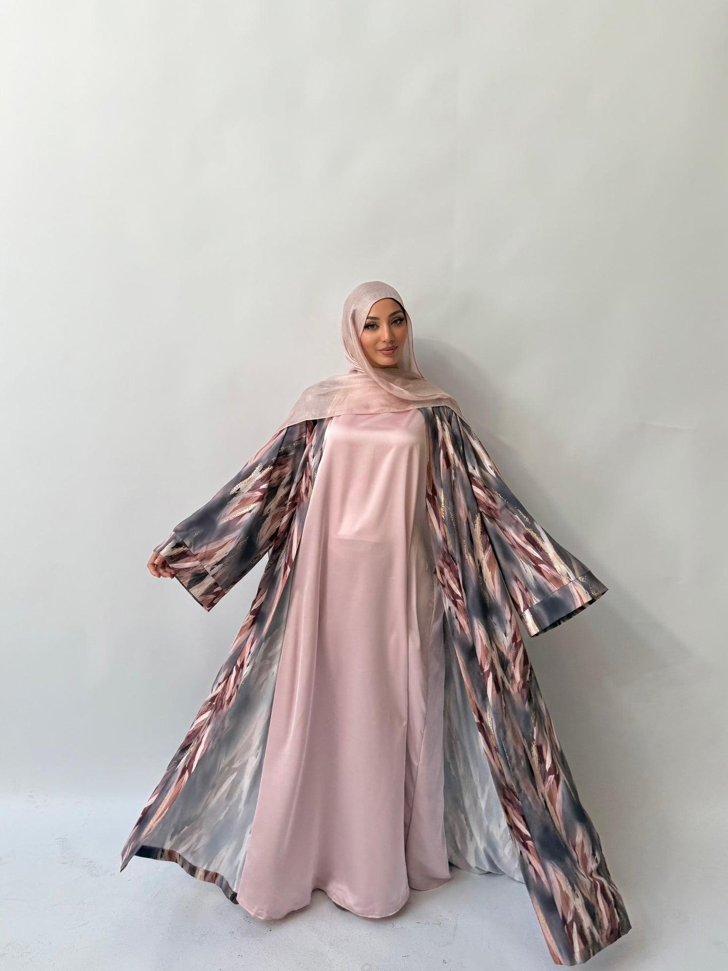 Eloura Abaya Set
