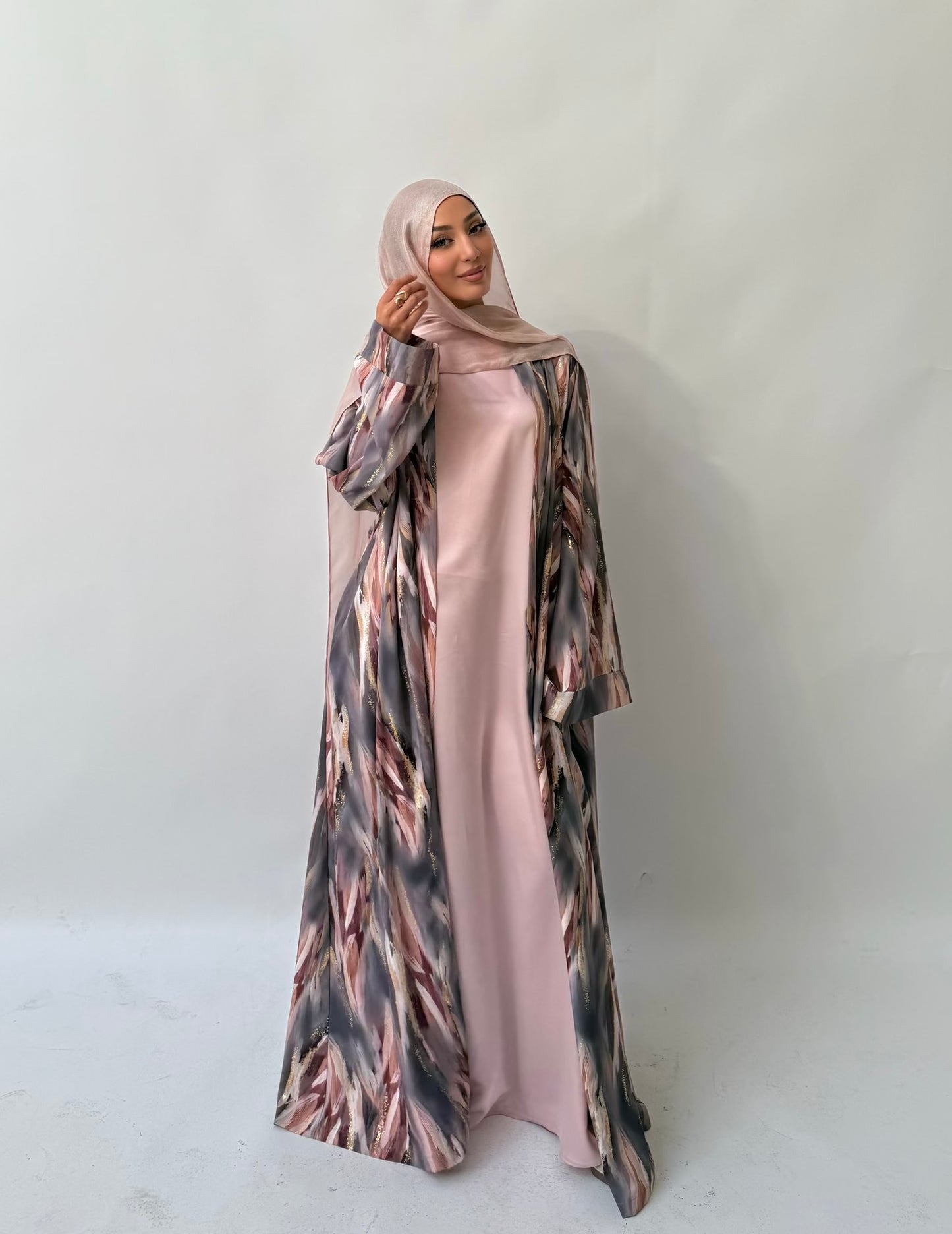 Eloura Abaya Set